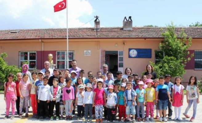 Kuruköy İlkokulu’nda çocukları sevindirdi