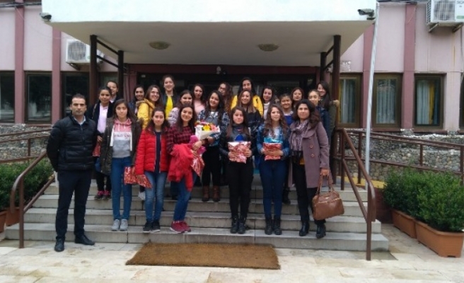 Mehmet Emin Ünal Mesleki Öğrencilerinden, Yaşlılara Ziyaret