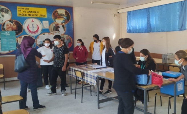 Çine 70. Yıl Mesleki Ve Teknik Anadolu Lisesi Öğrencilerine Covid 19 Aşısı Yapıldı