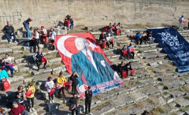 Aydın Büyükşehir Belediyesi Tarafından Ata’ya Saygı Doğa Yürüyüşü Düzenledi