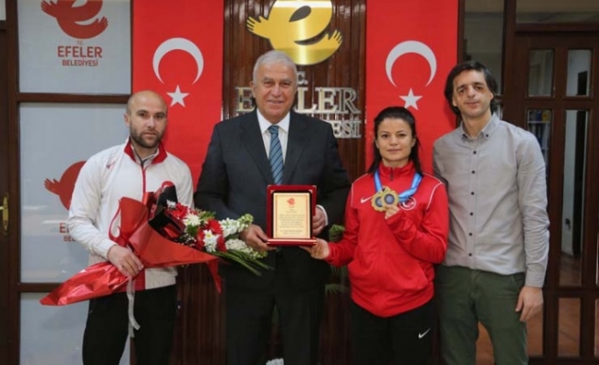 Başkan Atay Efelersporlu Şampiyonu Ağırladı