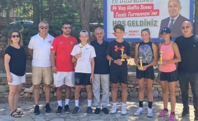 Efeler Belediyesi Tenis Turnuvası’nda Ödüller Sahiplerini Buldu