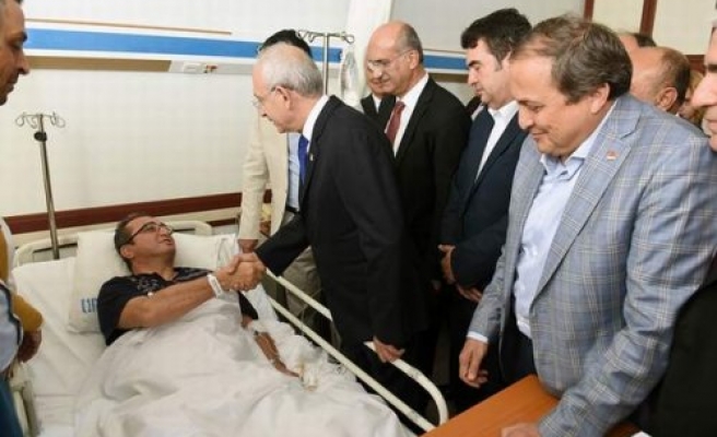 Kılıçdaroğlu, Bülent Tezcan’ı hastanede ziyaret etti