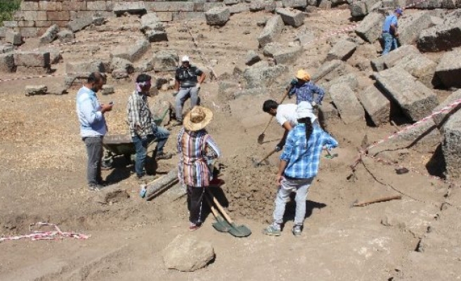 Alabanda Arkeolojik Kazı Çalışmaları Kaldığı Yerden Devam