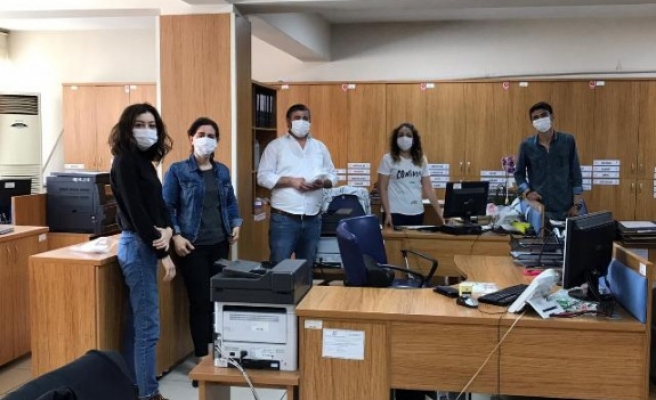 İş Adamı Çelik, Çine’de 20 Bin Adet Maske Dağıttı