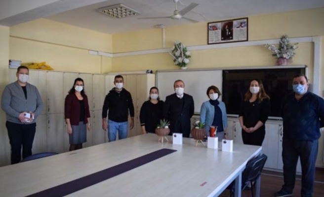 Mehmet Tuncer Anadolu Lisesi, Öğretmenler Günü'nü kutladı