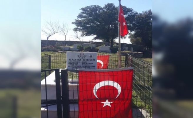 Şehit mezarları temizlenerek bayrakları yenilendi