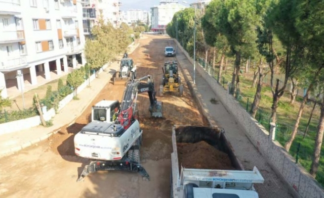 Aydın Büyükşehir Belediyesi Yol Yapım Çalışmalarıyla Hayata Dokunuyor