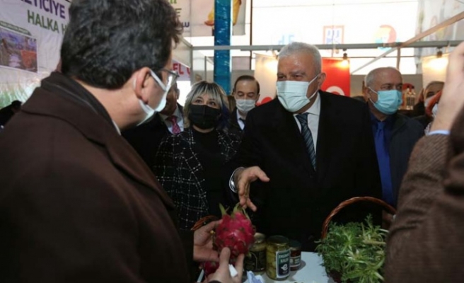 Başkan Atay, Tarım Fuarı'nda belediyenin ürünlerini tanıttı