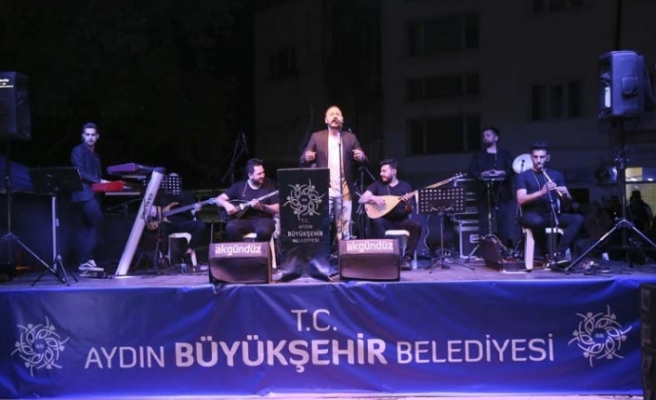 Karacasulular Büyükşehir’in Bahar Konseriyle Doyasıya Eğlendi