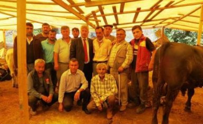 Atıgan, İzmir'de kurban pazarlarını ziyaret etti