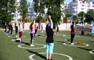 Aydın Büyükşehir, Efeler'de sabah sporu düzenliyor