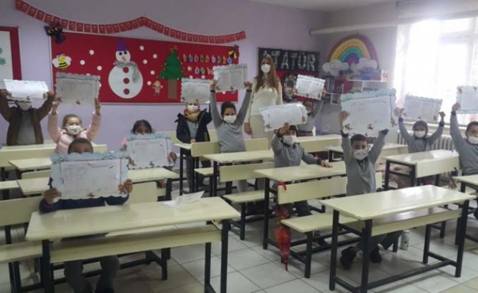 Çine’deki okullarda karne sevinci