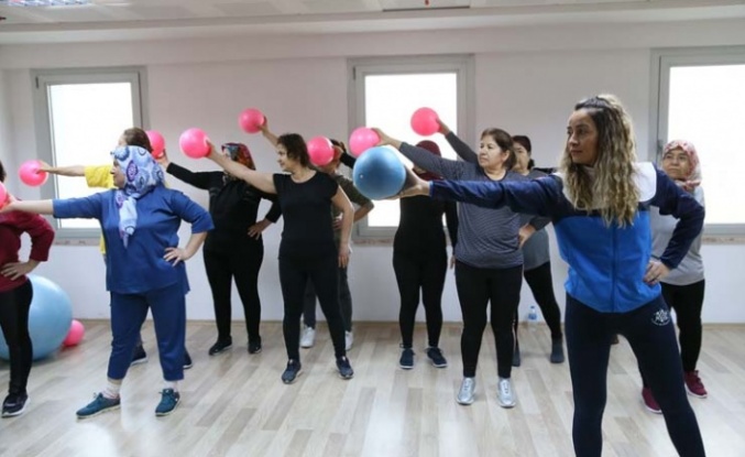 Aydın Büyükşehir Belediyesi’nin Koçarlı Kültür Merkezi Her Yaştan Koçarlılıya Yeni Yetenekler Kazandırıyor